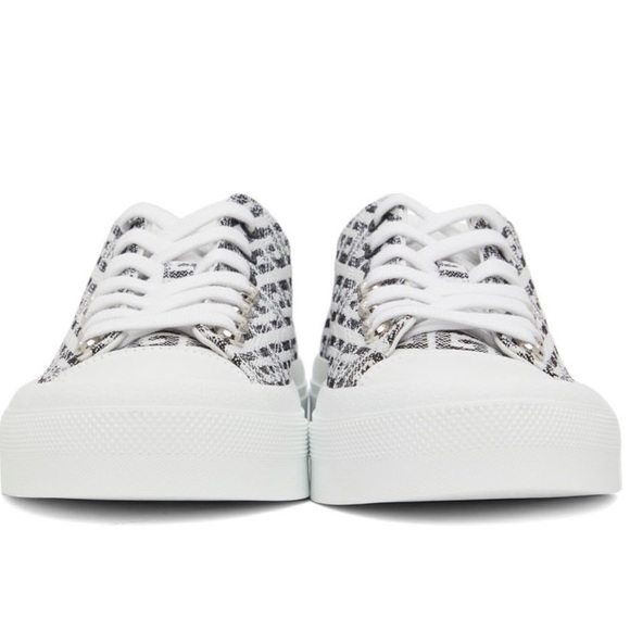 GIVENCHY | White & Black City Low Sneakers - Picture 2 of 10